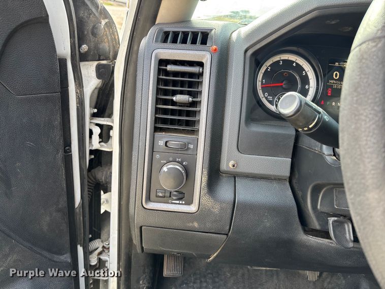 image for item EV3270 2017 RAM 3500 Crew Cab pickup truck