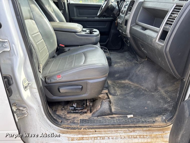 image for item EV3270 2017 RAM 3500 Crew Cab pickup truck