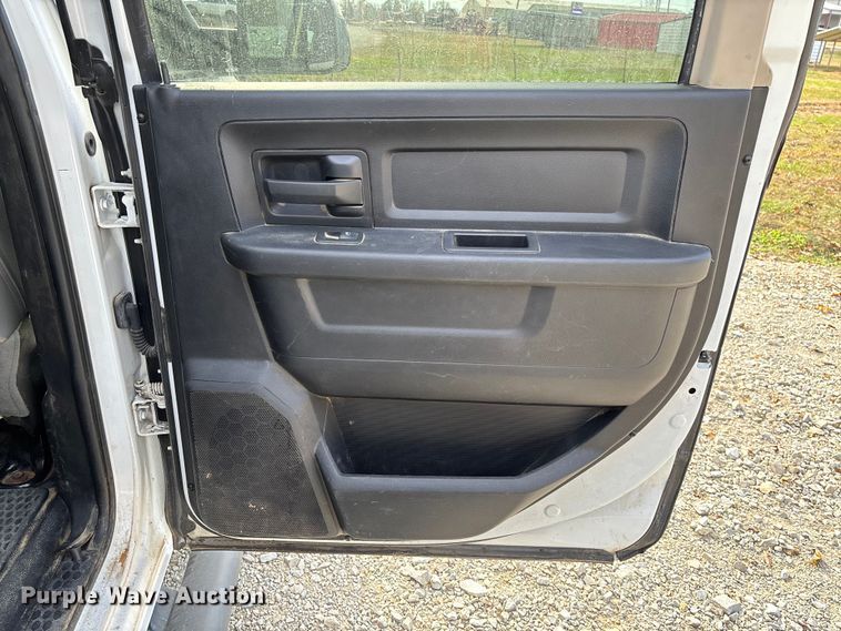 image for item EV3270 2017 RAM 3500 Crew Cab pickup truck