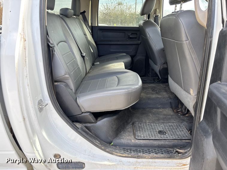 image for item EV3270 2017 RAM 3500 Crew Cab pickup truck