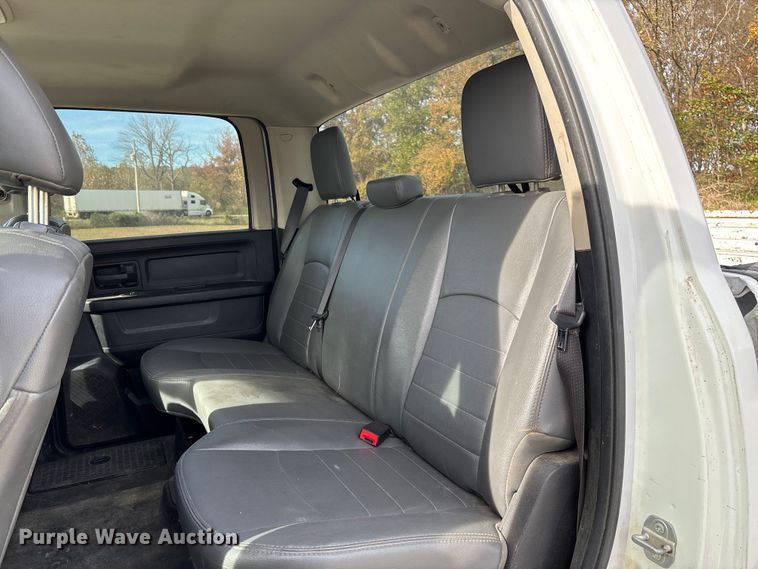 image for item EV3270 2017 RAM 3500 Crew Cab pickup truck