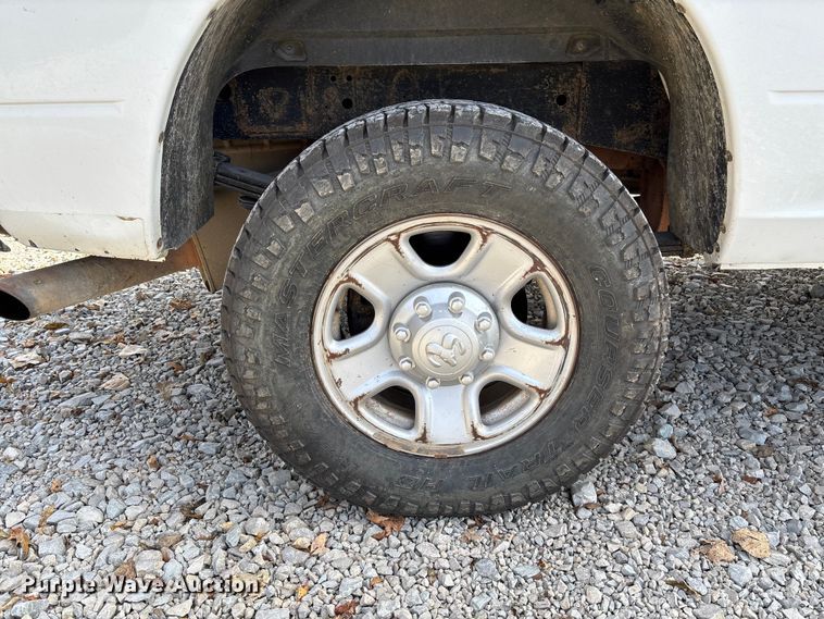 image for item EV3270 2017 RAM 3500 Crew Cab pickup truck