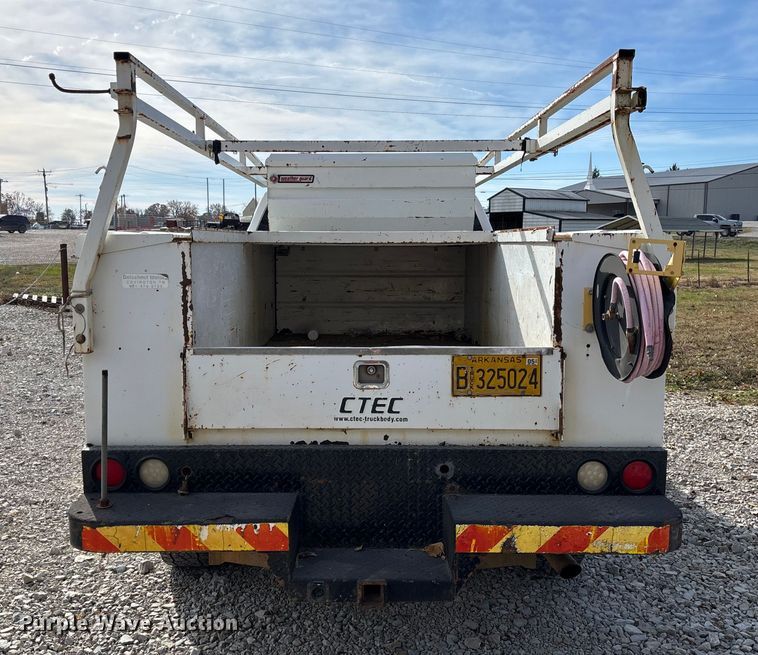 image for item EV3271 2011 Chevrolet Silverado 3500HD utility bed pickup truck