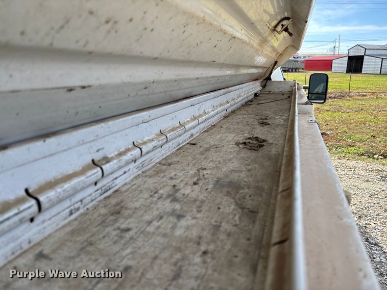 image for item EV3271 2011 Chevrolet Silverado 3500HD utility bed pickup truck