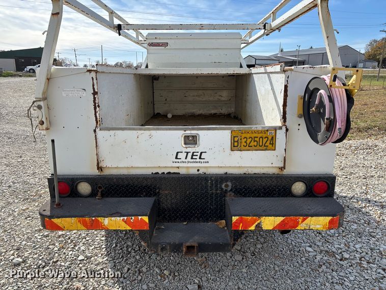 image for item EV3271 2011 Chevrolet Silverado 3500HD utility bed pickup truck