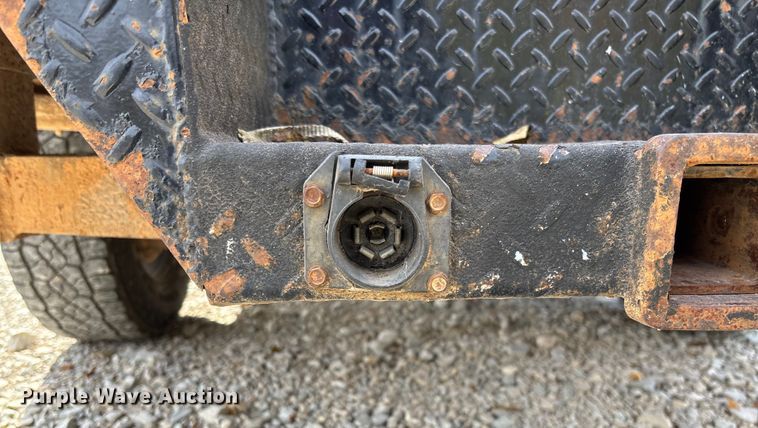 image for item EV3271 2011 Chevrolet Silverado 3500HD utility bed pickup truck