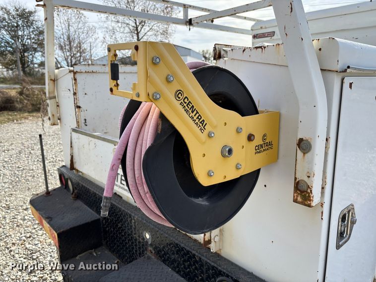 image for item EV3271 2011 Chevrolet Silverado 3500HD utility bed pickup truck