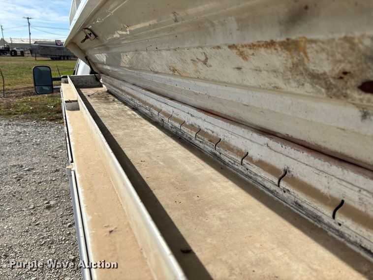 image for item EV3271 2011 Chevrolet Silverado 3500HD utility bed pickup truck