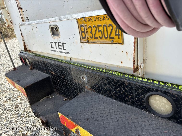 image for item EV3271 2011 Chevrolet Silverado 3500HD utility bed pickup truck