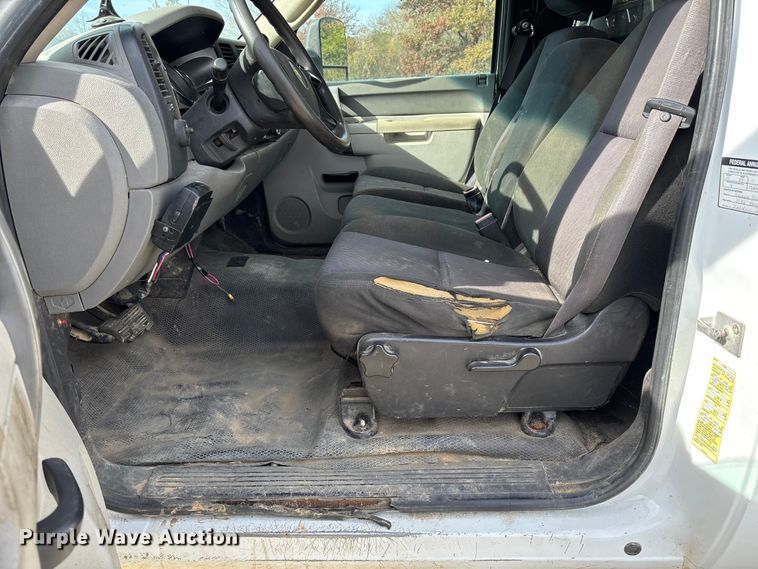 image for item EV3271 2011 Chevrolet Silverado 3500HD utility bed pickup truck