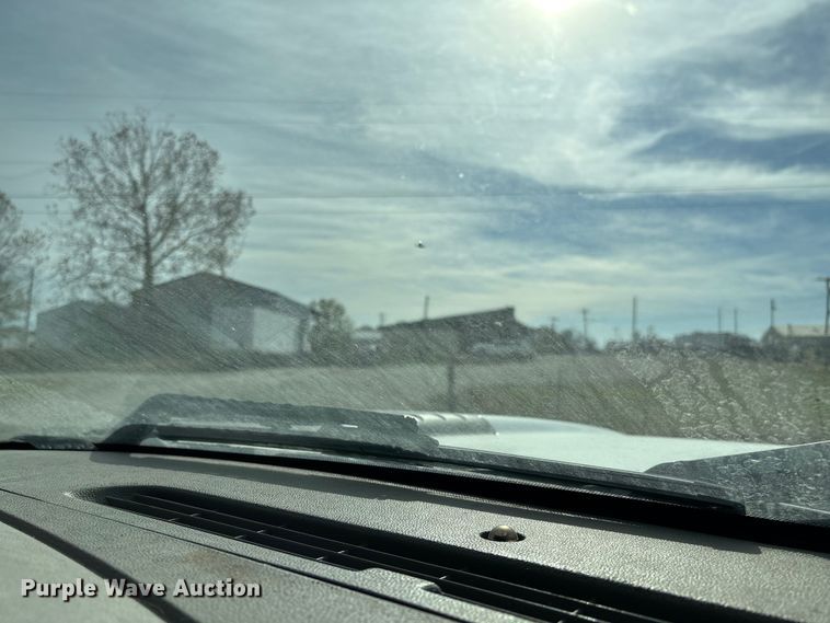 image for item EV3271 2011 Chevrolet Silverado 3500HD utility bed pickup truck