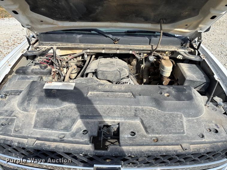 image for item EV3271 2011 Chevrolet Silverado 3500HD utility bed pickup truck