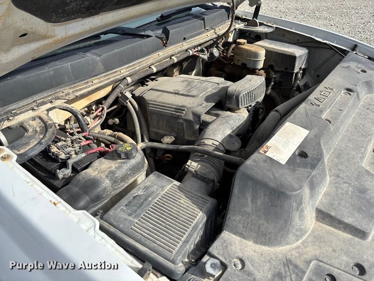 image for item EV3271 2011 Chevrolet Silverado 3500HD utility bed pickup truck