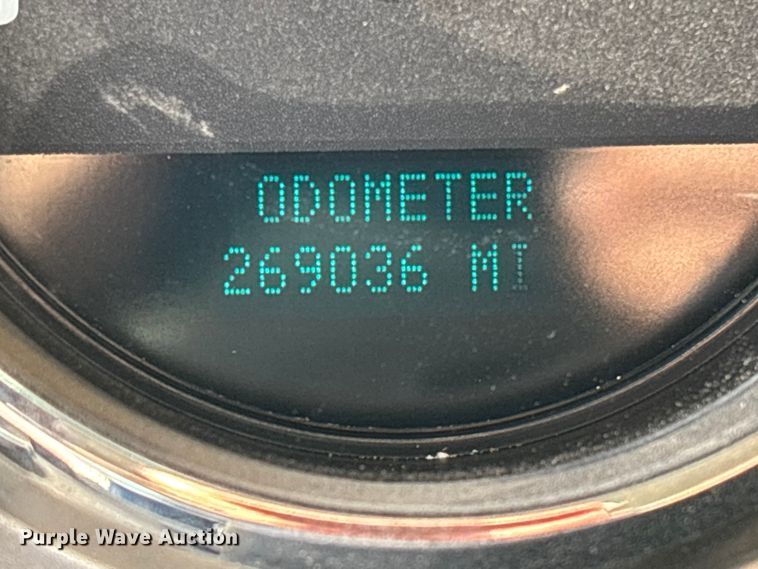 image for item EV3271 2011 Chevrolet Silverado 3500HD utility bed pickup truck