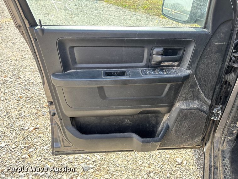 image for item EV3272 2018 RAM 1500 Crew Cab pickup truck