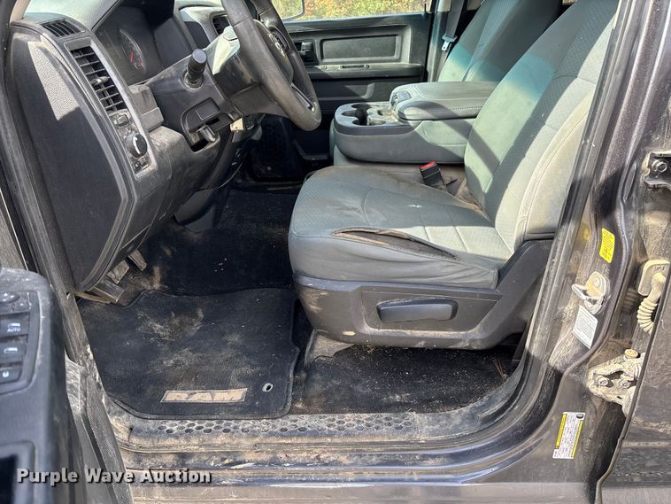 image for item EV3272 2018 RAM 1500 Crew Cab pickup truck