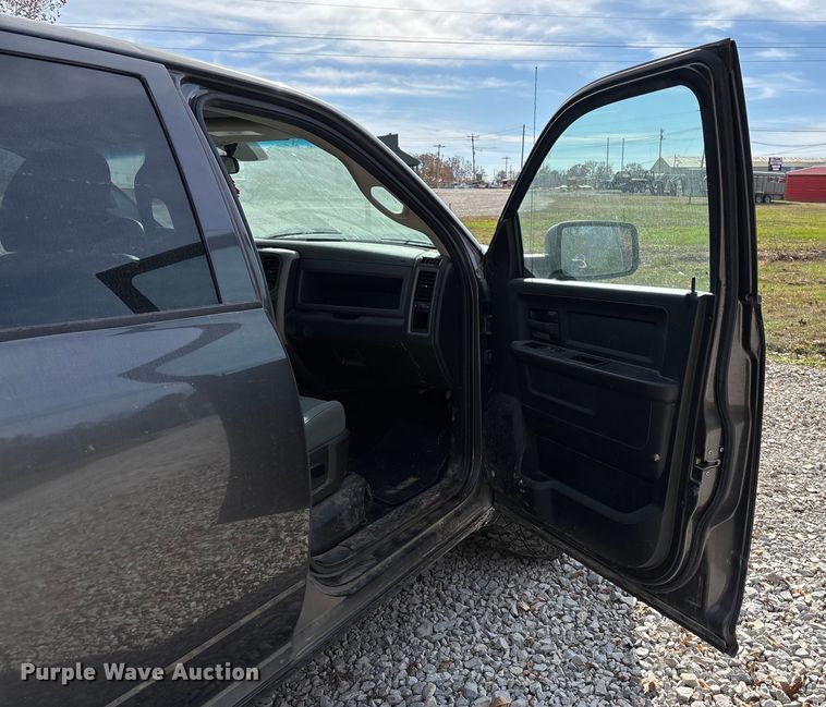 image for item EV3272 2018 RAM 1500 Crew Cab pickup truck