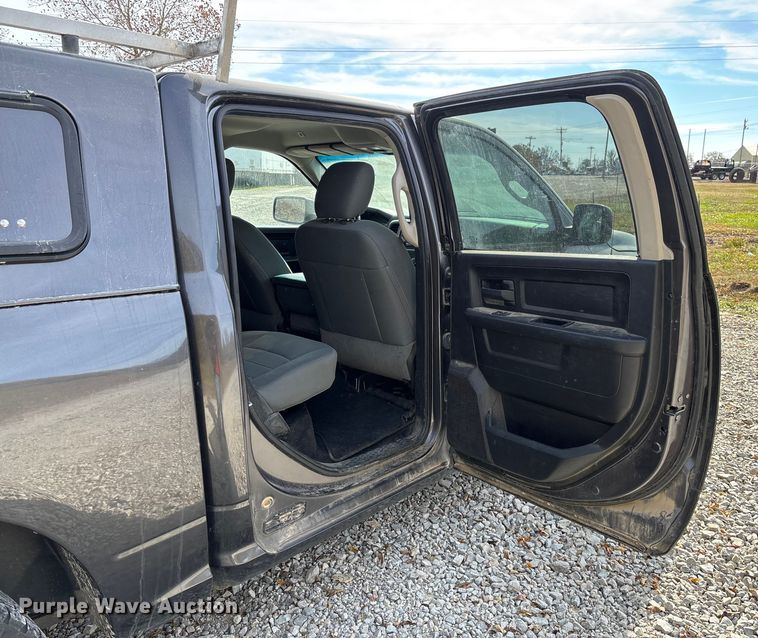 image for item EV3272 2018 RAM 1500 Crew Cab pickup truck