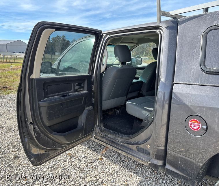 image for item EV3272 2018 RAM 1500 Crew Cab pickup truck