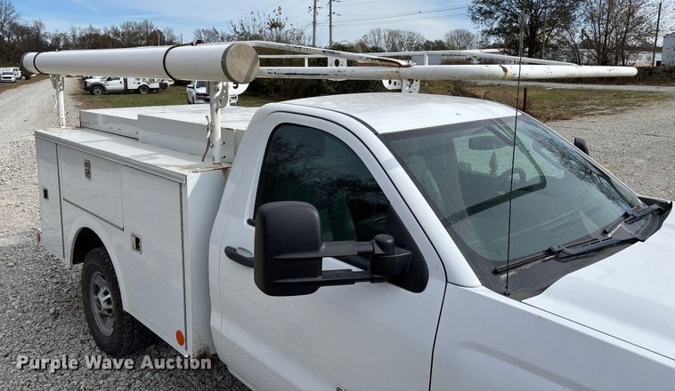 image for item EV3273 2016 Chevrolet Silverado 2500HD utility bed pickup truck