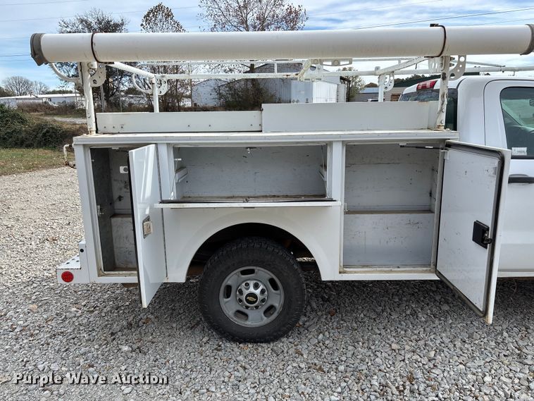 image for item EV3273 2016 Chevrolet Silverado 2500HD utility bed pickup truck