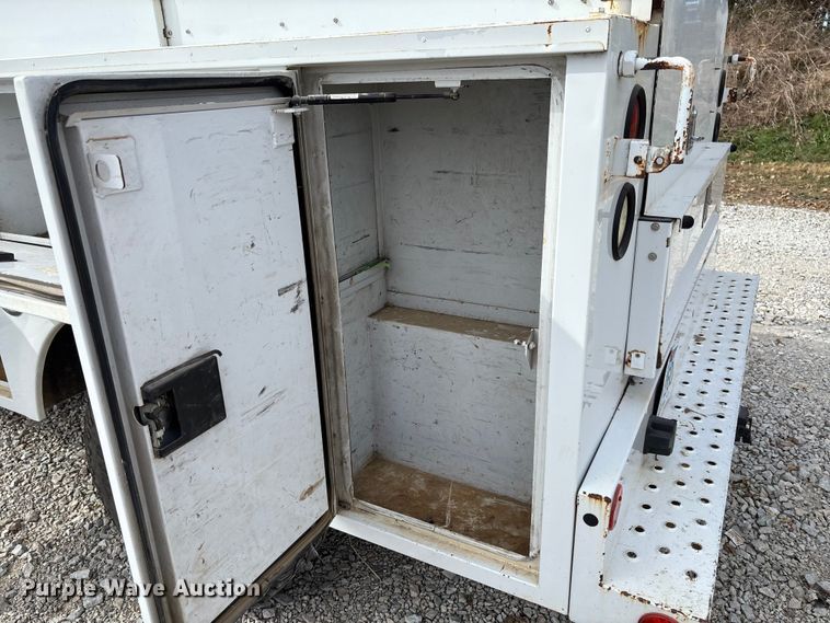 image for item EV3273 2016 Chevrolet Silverado 2500HD utility bed pickup truck