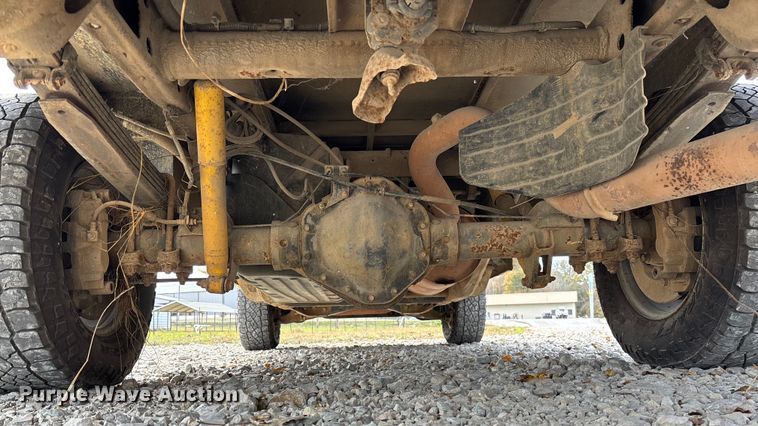 image for item EV3273 2016 Chevrolet Silverado 2500HD utility bed pickup truck