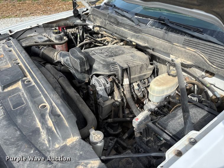 image for item EV3273 2016 Chevrolet Silverado 2500HD utility bed pickup truck