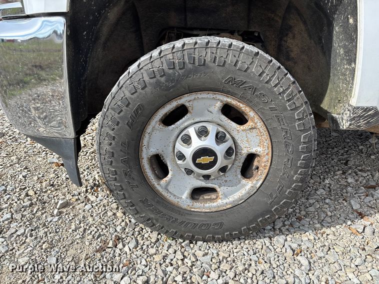 image for item EV3273 2016 Chevrolet Silverado 2500HD utility bed pickup truck