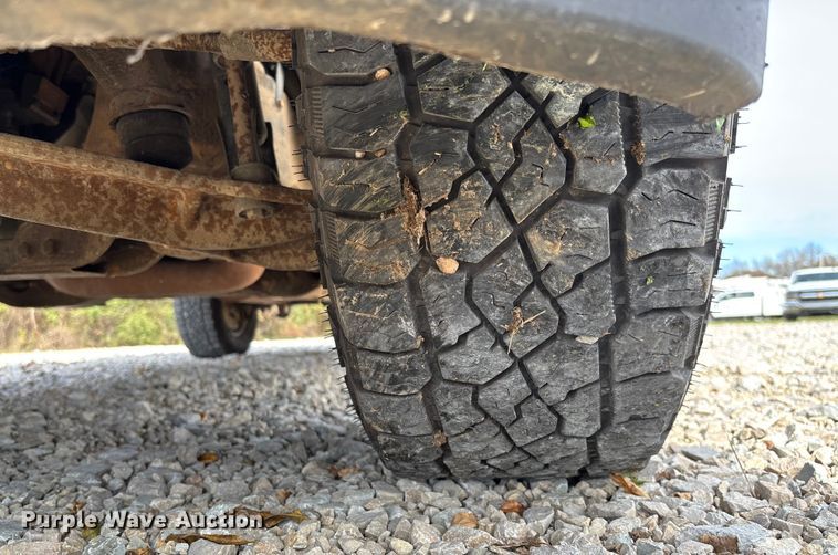 image for item EV3273 2016 Chevrolet Silverado 2500HD utility bed pickup truck