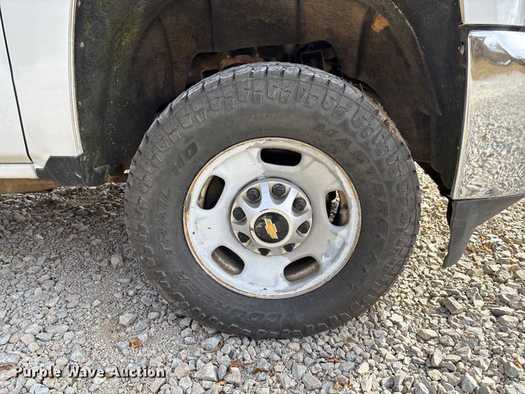 image for item EV3273 2016 Chevrolet Silverado 2500HD utility bed pickup truck