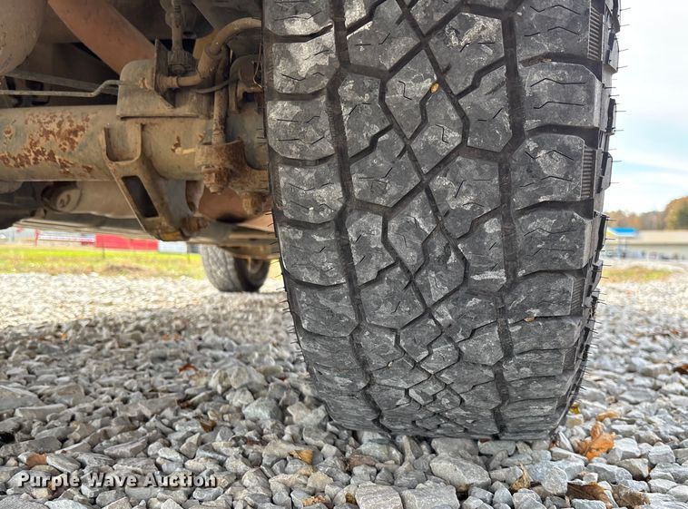 image for item EV3273 2016 Chevrolet Silverado 2500HD utility bed pickup truck