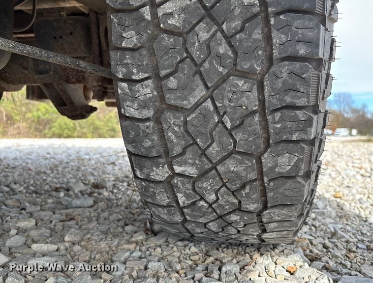 image for item EV3273 2016 Chevrolet Silverado 2500HD utility bed pickup truck