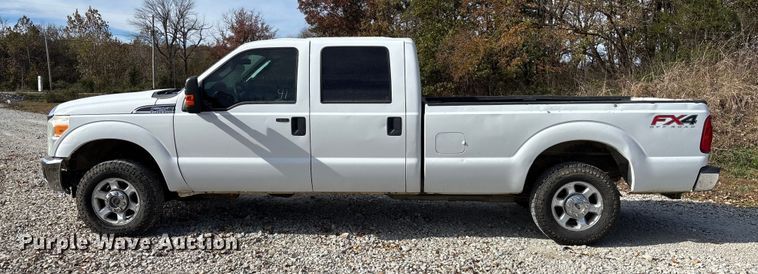 image for item EV3276 2014 Ford F250 Super Duty Crew Cab pickup truck