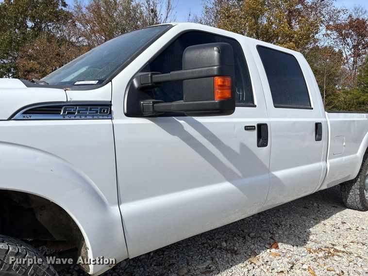 image for item EV3276 2014 Ford F250 Super Duty Crew Cab pickup truck