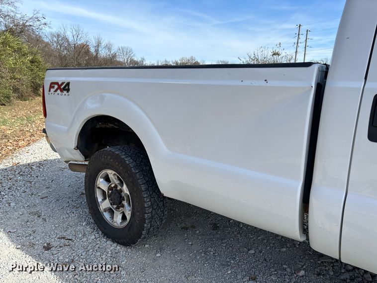 image for item EV3276 2014 Ford F250 Super Duty Crew Cab pickup truck