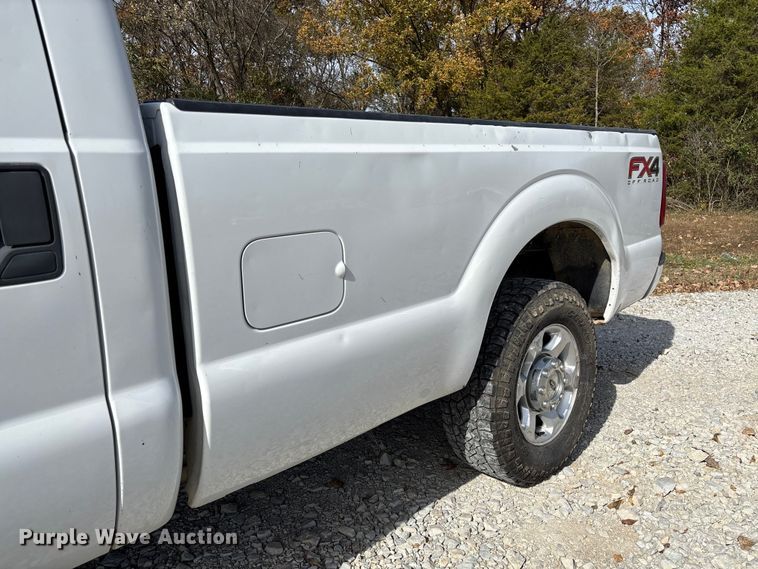 image for item EV3276 2014 Ford F250 Super Duty Crew Cab pickup truck
