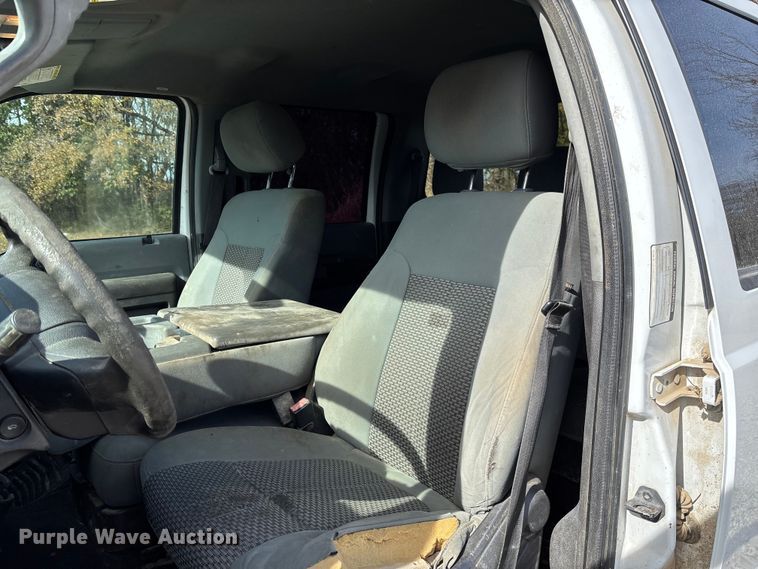 image for item EV3276 2014 Ford F250 Super Duty Crew Cab pickup truck