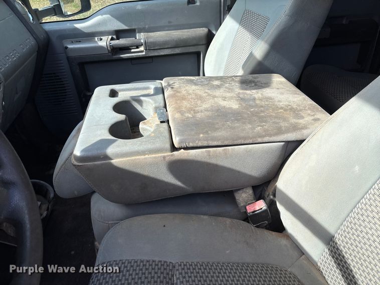 image for item EV3276 2014 Ford F250 Super Duty Crew Cab pickup truck