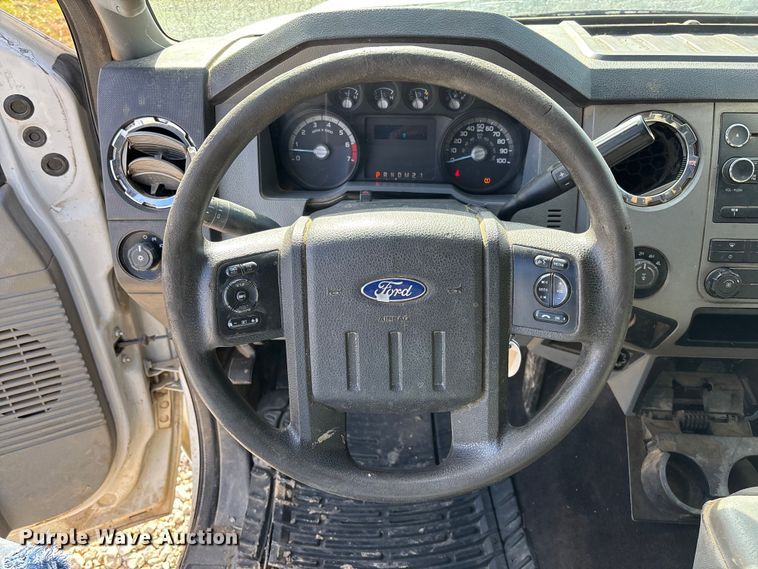 image for item EV3276 2014 Ford F250 Super Duty Crew Cab pickup truck