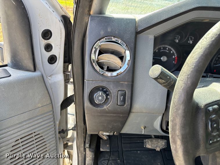 image for item EV3276 2014 Ford F250 Super Duty Crew Cab pickup truck