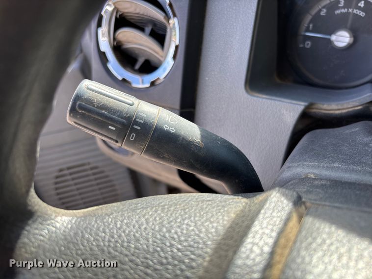 image for item EV3276 2014 Ford F250 Super Duty Crew Cab pickup truck