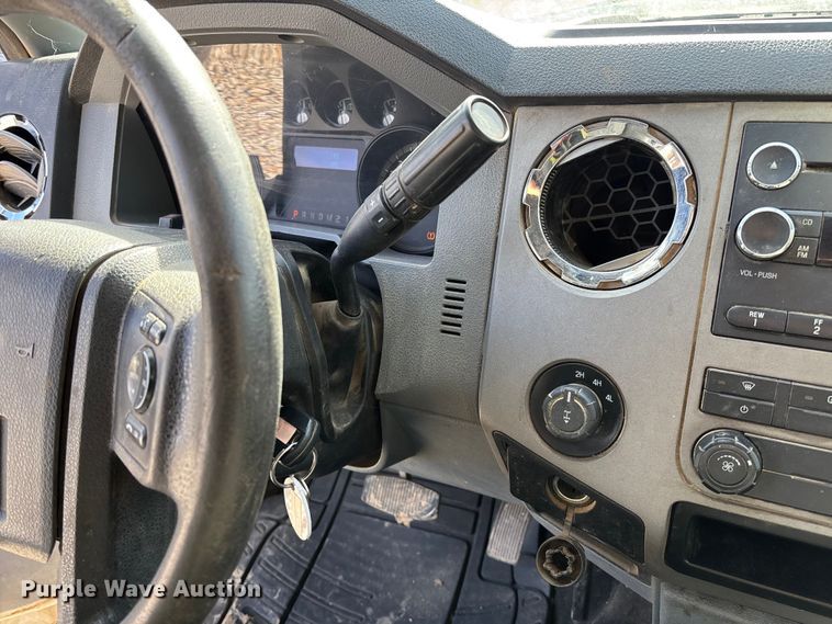 image for item EV3276 2014 Ford F250 Super Duty Crew Cab pickup truck