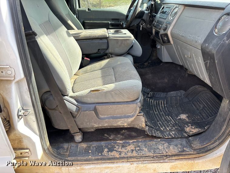 image for item EV3276 2014 Ford F250 Super Duty Crew Cab pickup truck