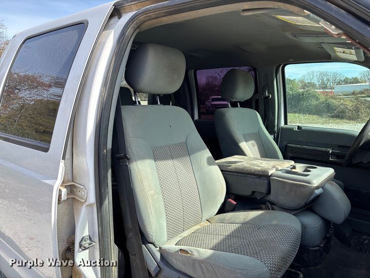 image for item EV3276 2014 Ford F250 Super Duty Crew Cab pickup truck