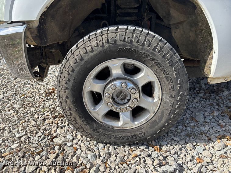 image for item EV3276 2014 Ford F250 Super Duty Crew Cab pickup truck