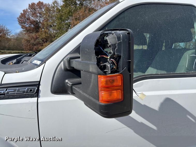 image for item EV3277 2014 Ford F250 Super Duty SuperCab pickup truck