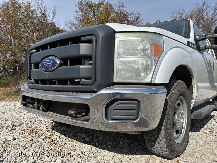 image for item EV3277 2014 Ford F250 Super Duty SuperCab pickup truck