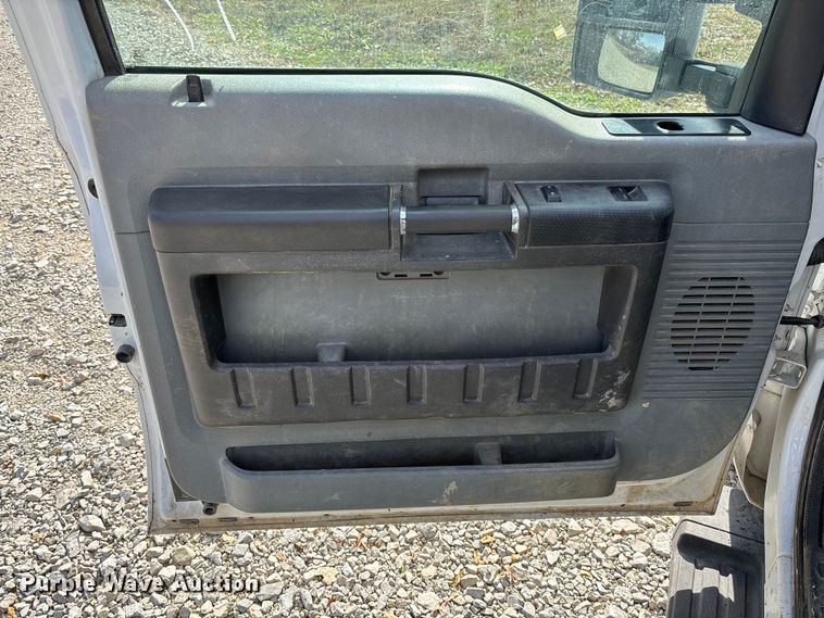 image for item EV3277 2014 Ford F250 Super Duty SuperCab pickup truck