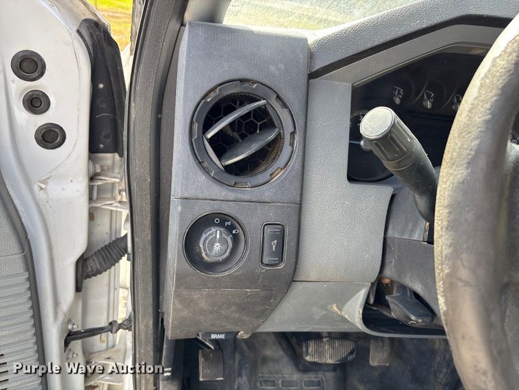 image for item EV3277 2014 Ford F250 Super Duty SuperCab pickup truck